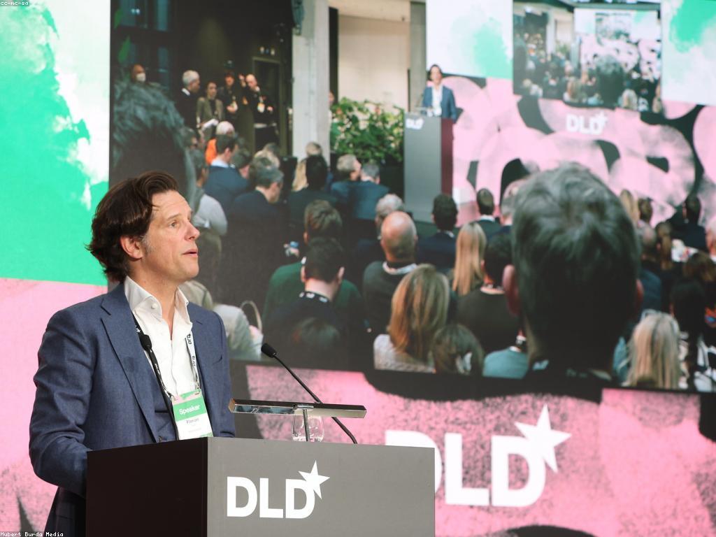 សារៈសំខាន់នៃព័ត៌មានថ្មីៗក្នុងសង្គមសព្វថ្ងៃ